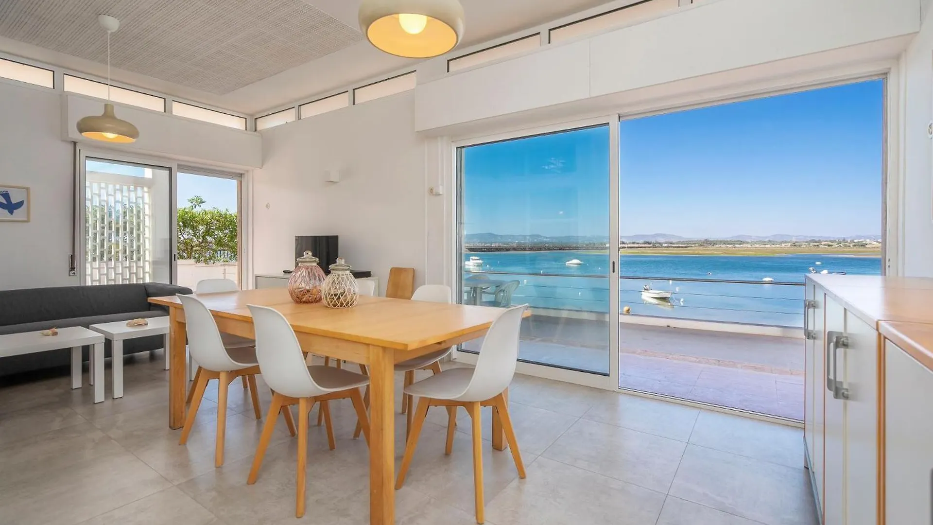 Sundance Beach House Faro 0*,  Portugal