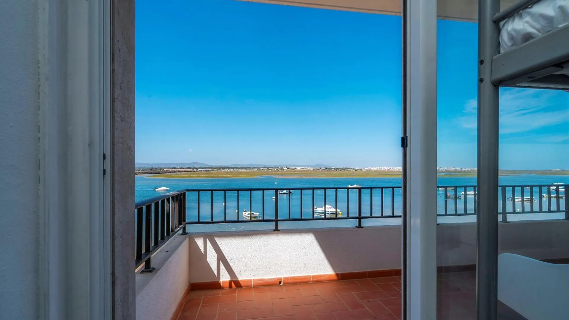 Sundance Beach House Faro 0*,  Portugal