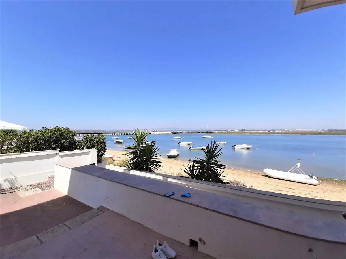 Sundance Beach House Faro 0*,